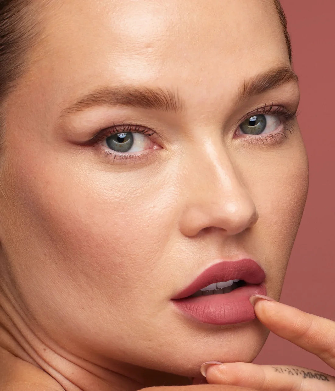 Huda Beauty Liquid Matte Ultra-Comfort Transfer-Proof Lipstick